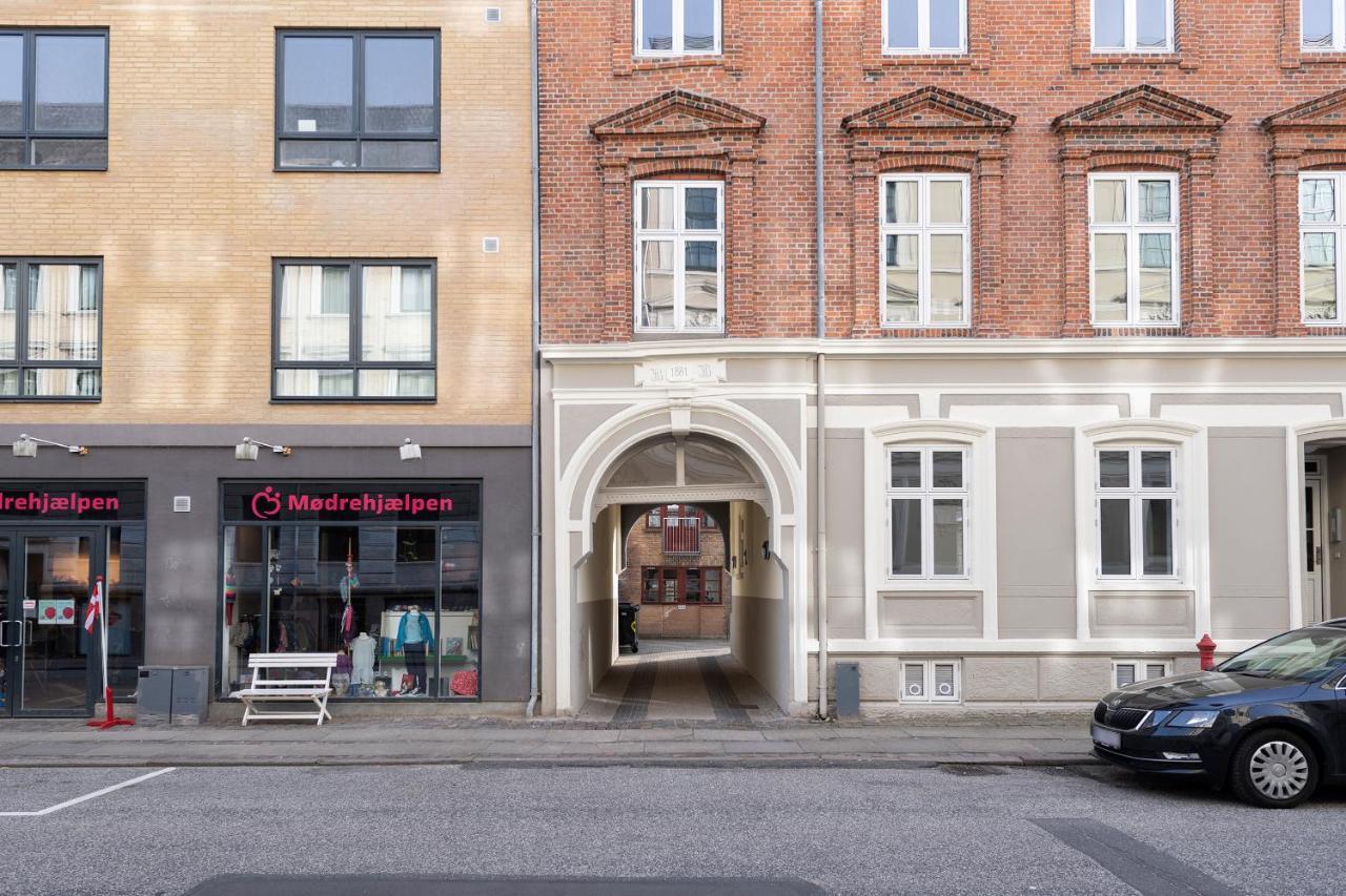 Aday - Apartment Suite 3 Aalborg Center Екстер'єр фото