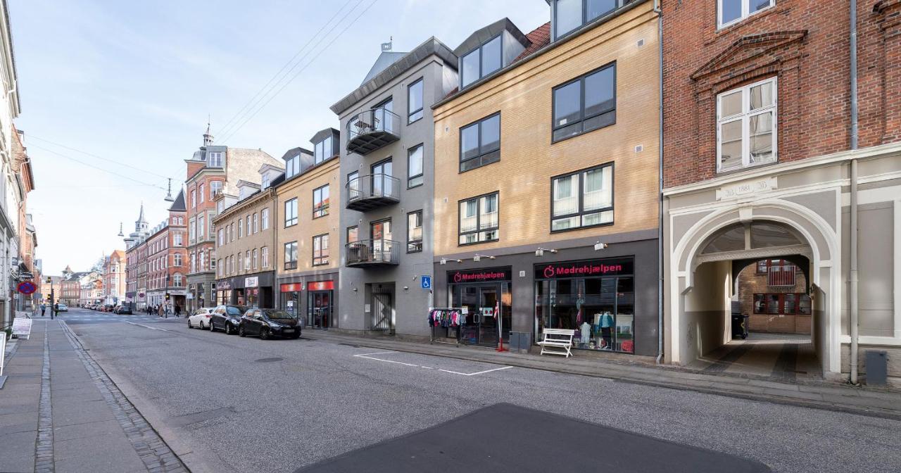 Aday - Apartment Suite 3 Aalborg Center Екстер'єр фото